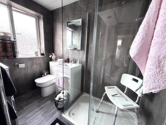 3 bed Semi-Detached for sale Image 6
