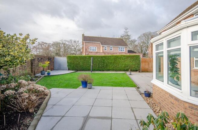 Rear garden pic 2.jpg