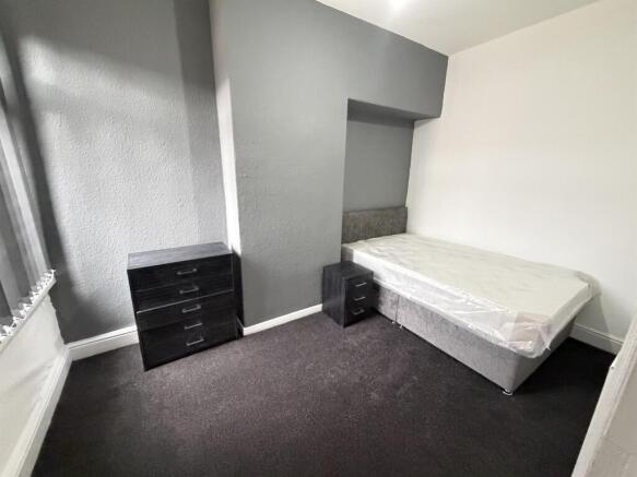 3 bed Terraced to rent Image 6