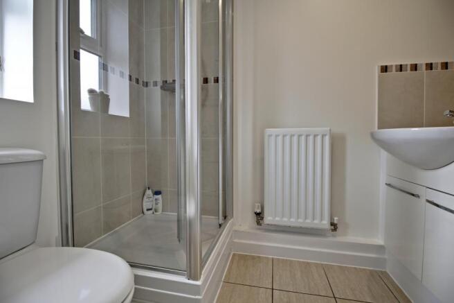 Ensuite to Bed 1