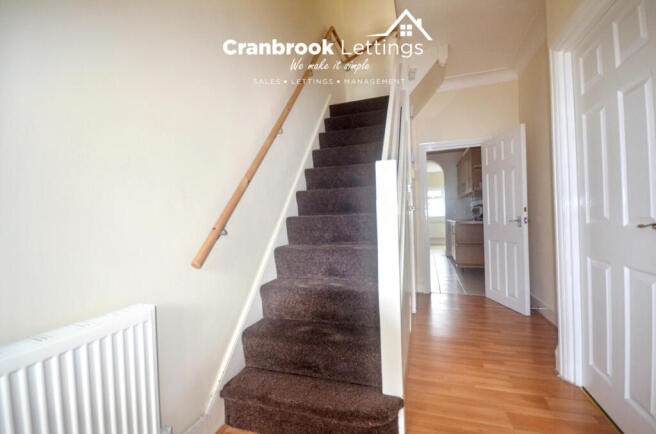 Stunning Three-Bedroom House in Redbridge, Ridgew