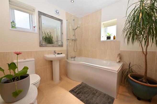 3 bed Semi-Detached for sale Image 12