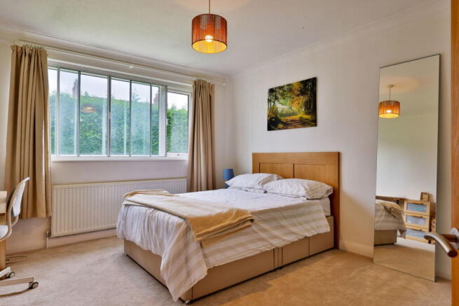 5 bed Detached Bungalow for sale Image 8