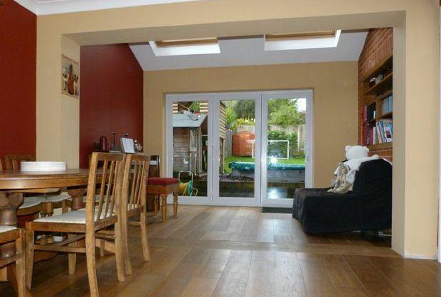 DINING ROOM/GARDEN R