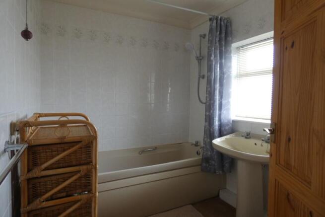 Family Bathroom / WC