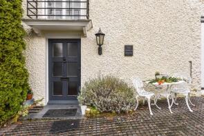 Flat 6, Little Stodham House, Farnham Road, Liss GU33 6LJ