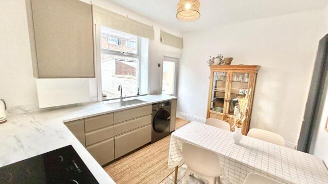 2 bed Terraced for sale Image 9