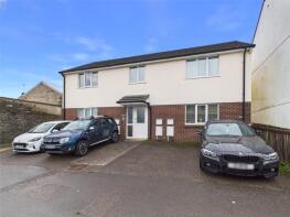 3, Glencoe Flats, Glen Road, Wadebridge PL27 7LT