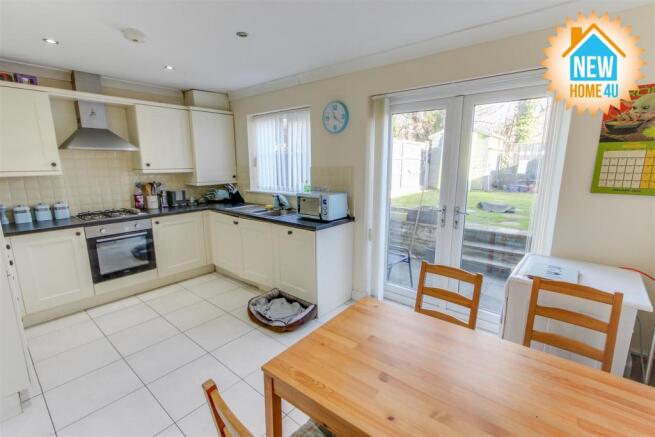 KITCHEN / DINER