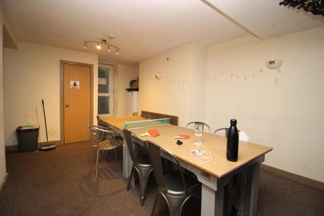 10 bed Terraced to rent Image 7