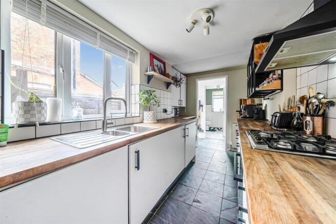 kitchen h.jpg