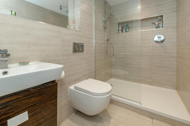 4 bed Town House for sale Image 6