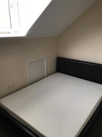 4 bed Terraced for sale Image 12