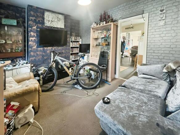 eca820c3-WhatsApp...