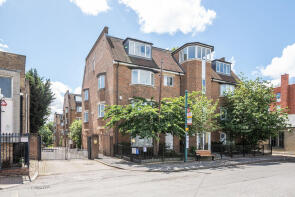 Flat 8, 71 Winterberry Court, Woodside Park Road, North Finchley, London N12 8LA