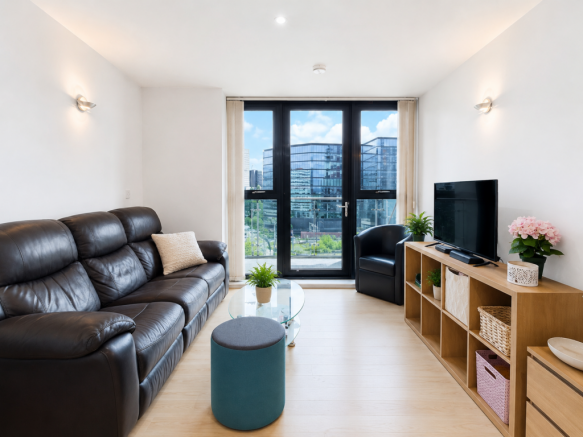 GORGEOUS 2 BEDROOM APARTMENT IN THE CITY CENTRE
