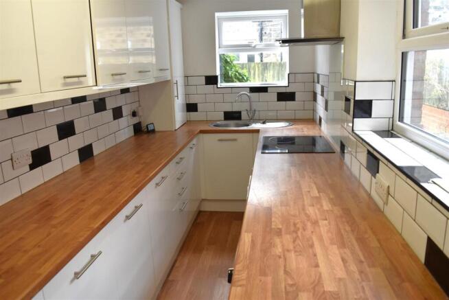 2 bed Terraced for sale Image 6