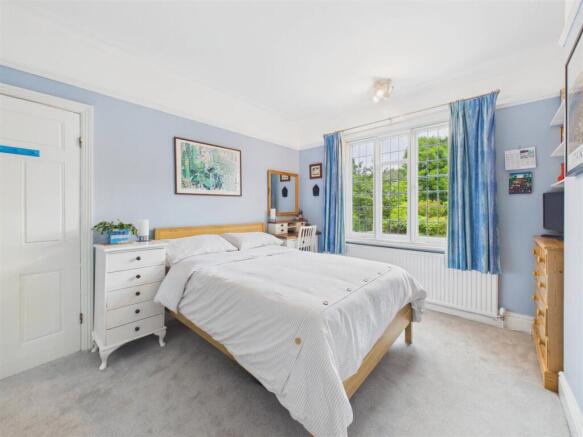 4 bed Semi-Detached for sale Image 12