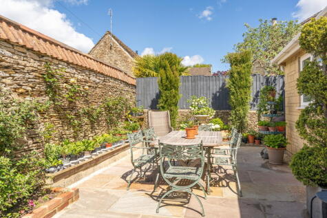 Noble Street, Sherston