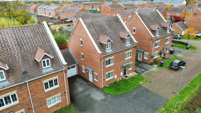 3-bed semi-detached on Highlander Drive, Donnington, TF2, £260,000