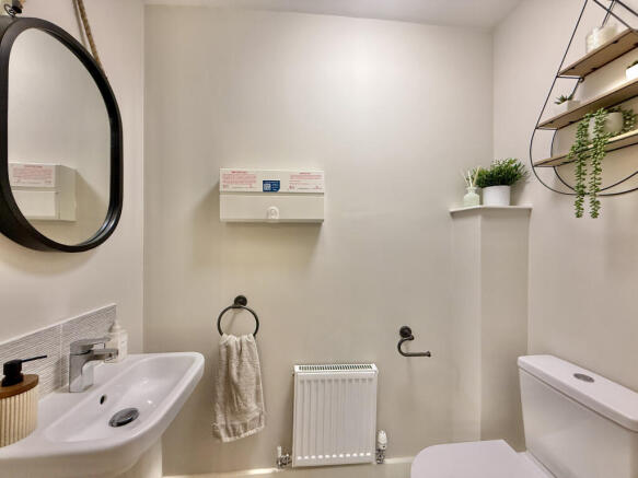 4 bed Semi-Detached for sale Image 10