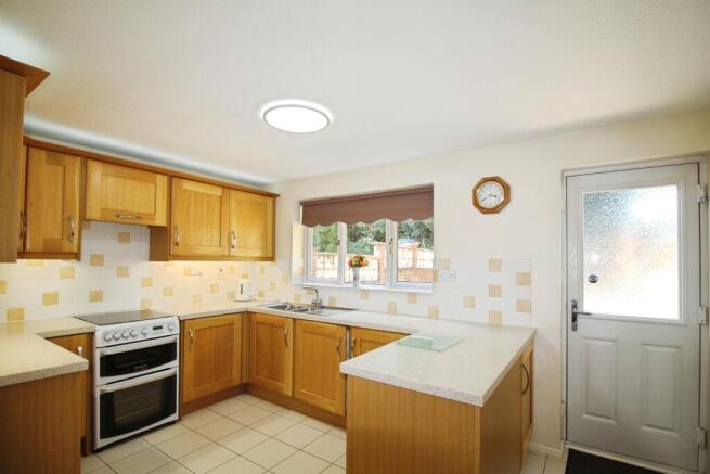 4 bed Detached for sale Image 5