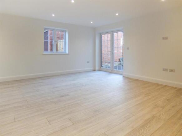 Flat 1 Lounge.jpg
