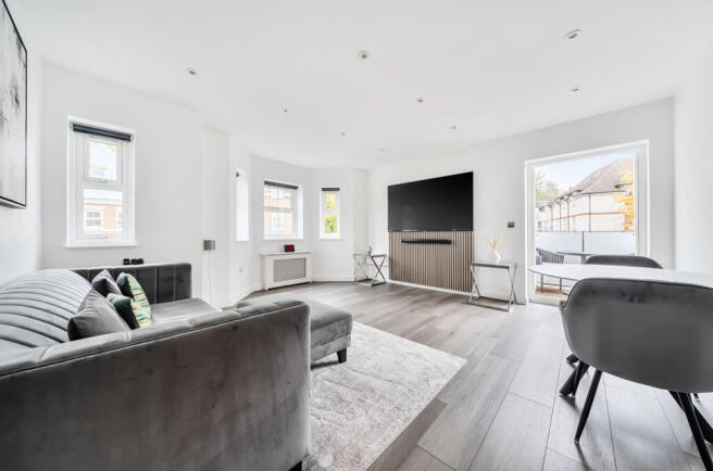 1373879-18-69089b...