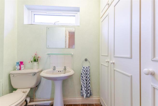 Yew Treet Court, Barnet Lane photo 4