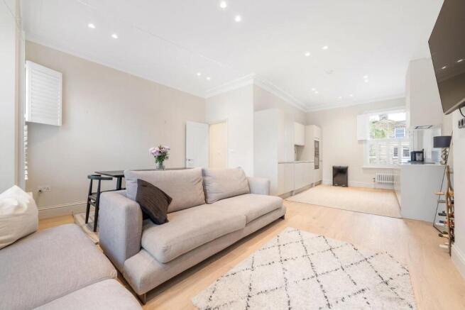 Open plan kitchen- reception (4).JPG