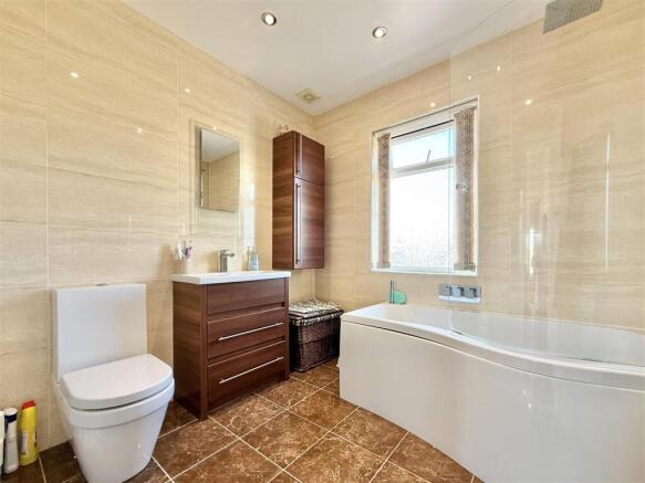 Family Bathroom.jpeg