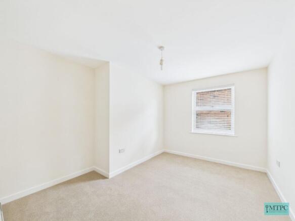 2 bed Flat to rent Image 6