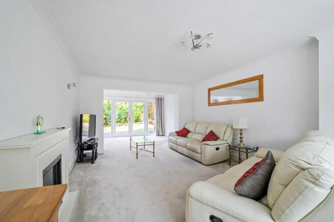 4 bed House for sale Image 2