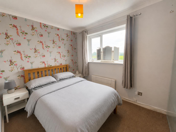 3 bed Semi-Detached for sale Image 8