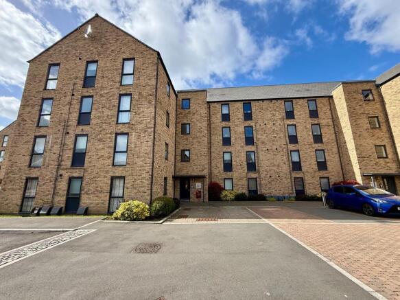 Haskins House, Beckett Strand, Swindon photo 5