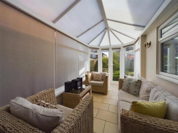 3 bed Semi-Detached for sale Image 6