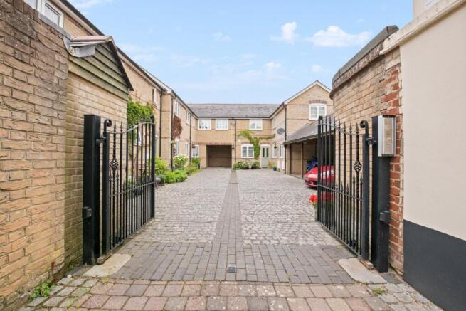 Alum Chine Road, WESTBOURNE, BH4 photo 2