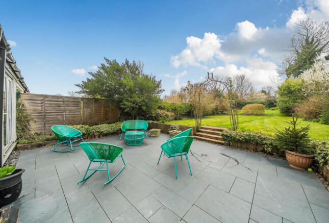 1424206-4-69aaae0...