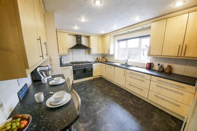 Kitchen/Breakfast Ro