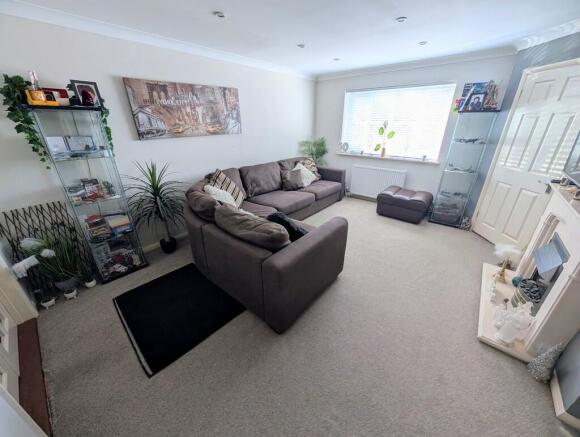 Worcester Close, Bury St. Edmunds photo 4