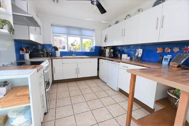 Kitchen/breakfast rm