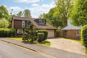 64, Erica Way, Crawley RH10 3XQ