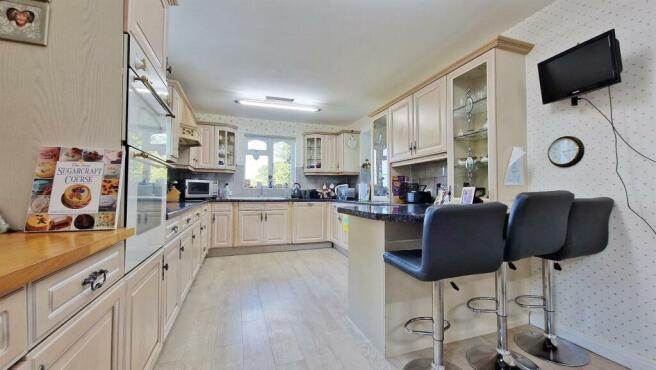 Kitchen/Breakfast Room
