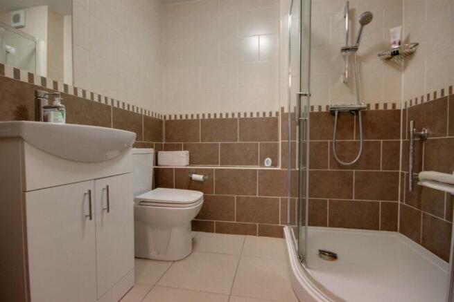 2 bed Apartment for sale Image 12