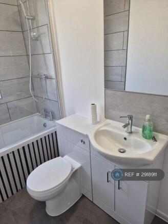 3 bed Terraced to rent Image 11