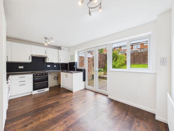 Kitchen/ Dining room