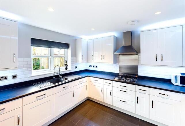 Modern Fitted Kitchen