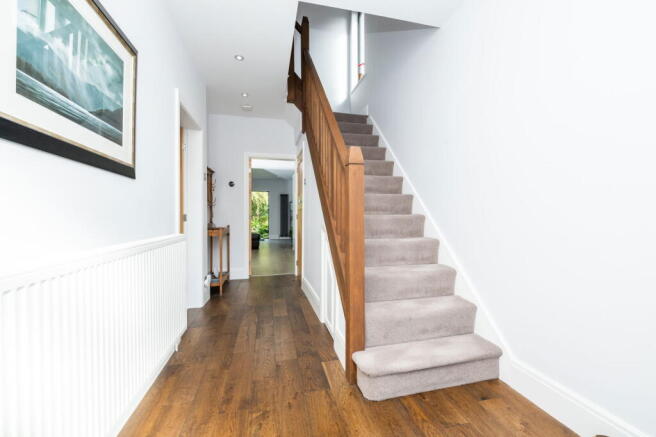 5 bed Detached for sale Image 5
