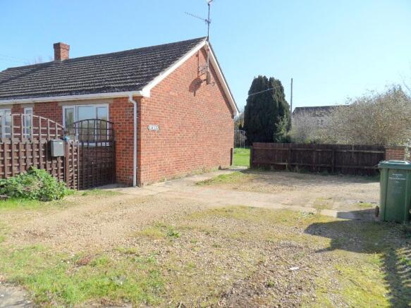 GARAGE & DRIVEWAY
