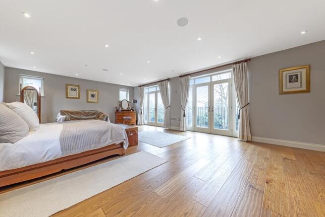 Master Bedroom2